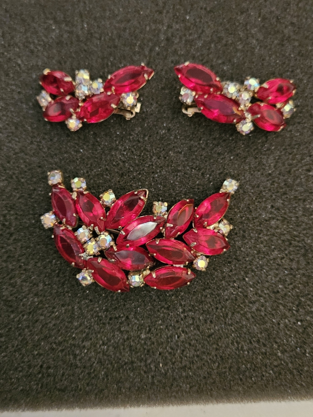 Vintage Red Marquise Aurora Brooch and Clip-On Earrings Set.